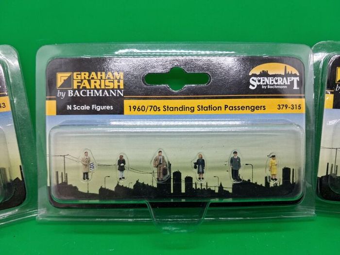Postage - 3 x Graham Farish by Bachmann - N Gauge Figures -