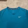 Boys nike top Image 2