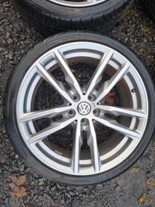 19" Vw Alloys with tyres