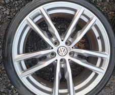 19" Vw Alloys with tyres
