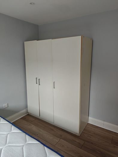 3 door wardrobe