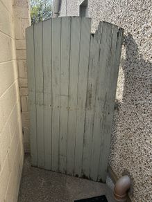 side gate