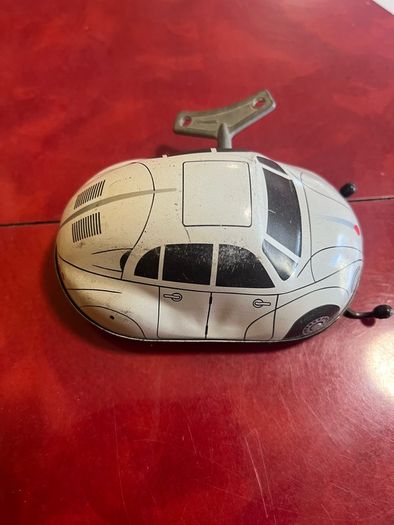 Clockwind motor tin tatra white sedan car