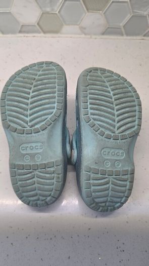 Crocs - Frozen size C9
