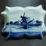 Vintage Delft blue ceramic brooch, hand painted. Image 2