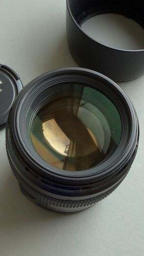 Canon EF 85mm f/1.8 USM
