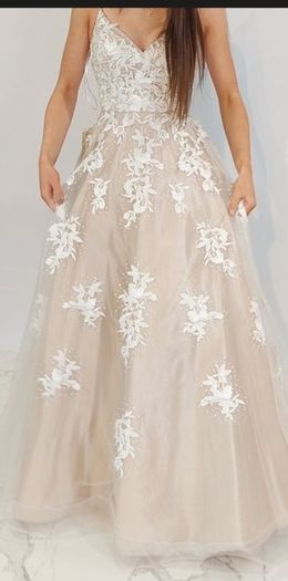 Danis showroom stunning Debs dress