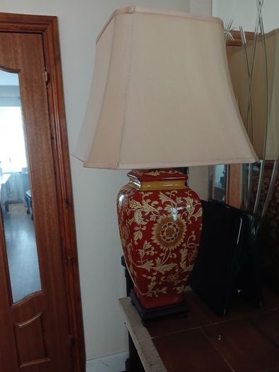 2 Matching lamps