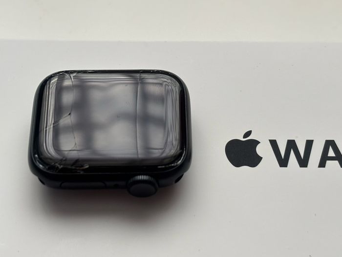 Apple iPhone 16e + Apple Watch SE 2025 GPS Bundle Fully Working Read Description