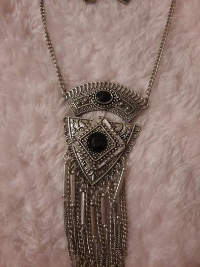 statement necklace