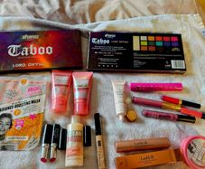 Large make up bundle, 35 plus items.