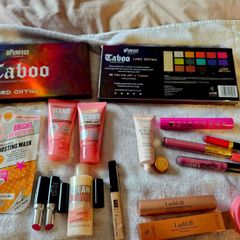 Large make up bundle, 35 plus items.