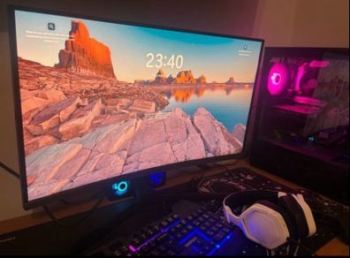 Gaming PC with 27" curved monitor