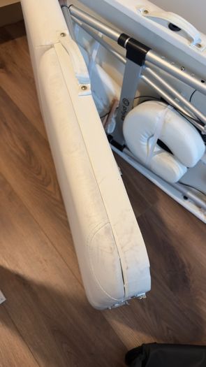 massage / therapy table foldable