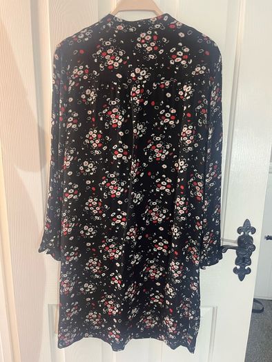 10 euro Selection of new and designer summer Dresses in sizes 10 / 12 to clear