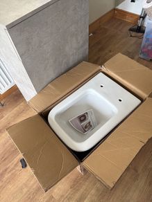 Madison toilet unit