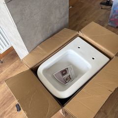 Madison toilet unit