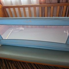 Foldable bed rail