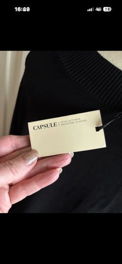 Capsule v neck black jumper size 32-34 - new