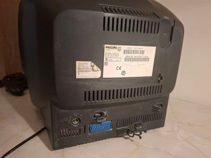 Philips 14" CRT TV (2 of 2)