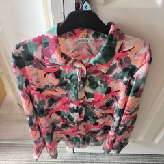 Dunnes Stores Gallery Top