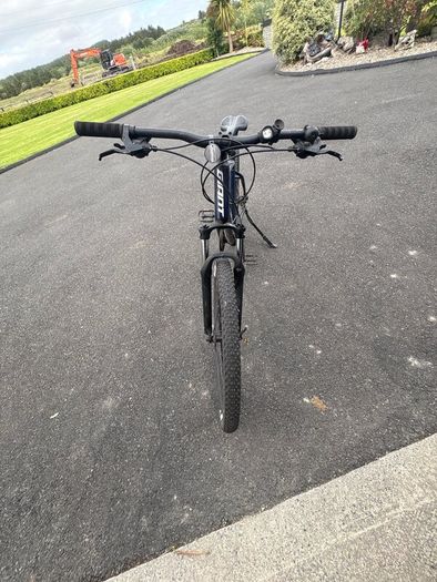 GIANT mountain bike