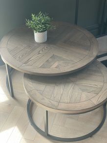 Nest coffee tables