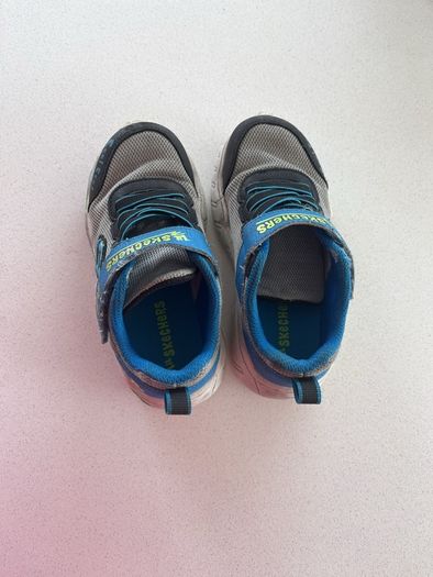 skechers play scene runners