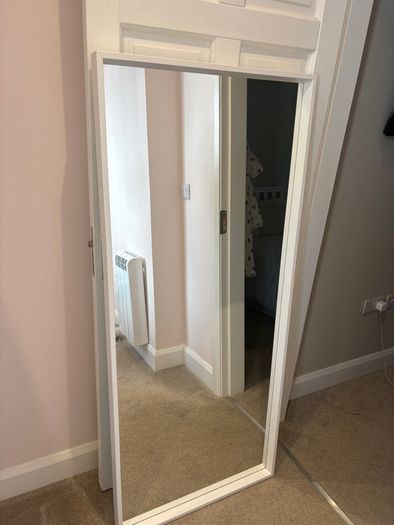 White Mirror