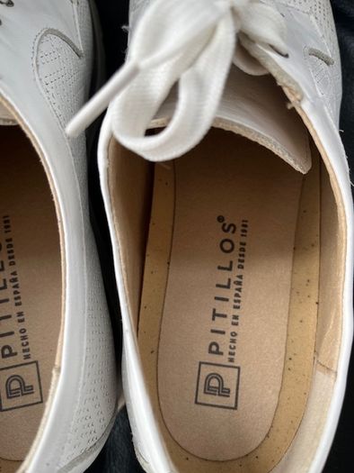 Ladies PITILLOS Winter white / cream wedged SOFT LEATHER Shoes boots Size 39 Uk 6. High Quality.  In really super condition