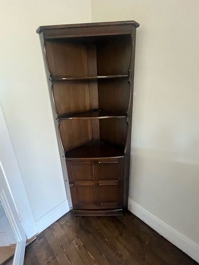 Corner storage unit