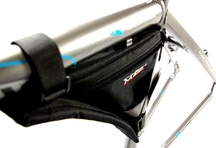 Corner Frame Triangle Bag
