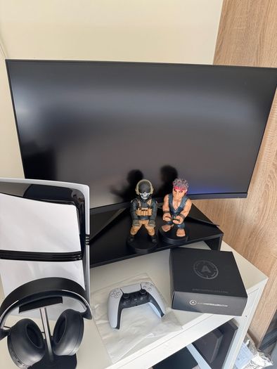 PS5 Pro Ultimate 4K Bundle Barely Used Full warranties