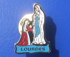 LOURDES (pilgrimage) - a pilgrim's souvenir badge (1980s to 1990s)