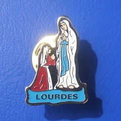LOURDES (pilgrimage) - a pilgrim's souvenir badge (1980s to 1990s)