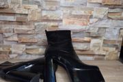 Black Chameleon Waterproof Ultra High Platform Ankle Boots, size 40