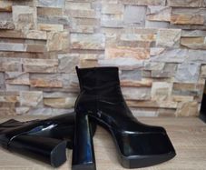 Black Chameleon Waterproof Ultra High Platform Ankle Boots, size 40