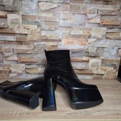 Black Chameleon Waterproof Ultra High Platform Ankle Boots, size 40
