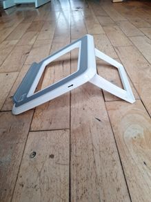 Laptop stand