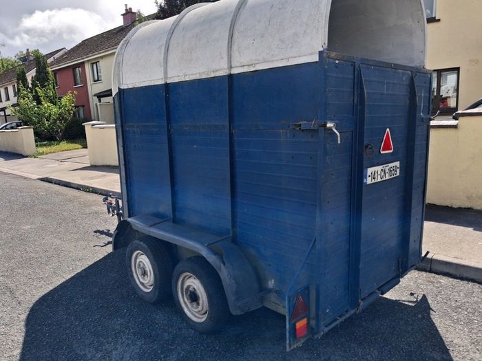 Double horsebox