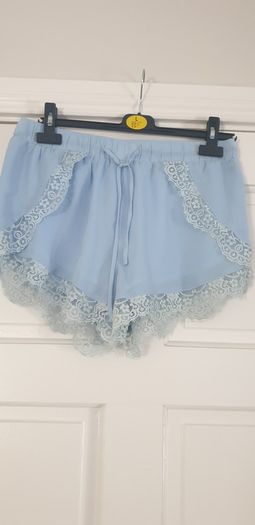 lace shorts