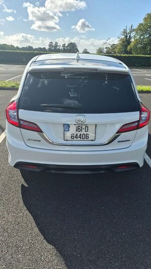 2016 Honda Jade 1.5, Hybrid (6 Seater)