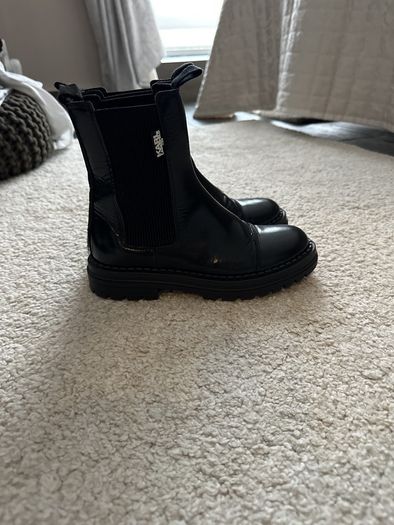 Karl Lagerfeld black leather boots (UK2/EU34)