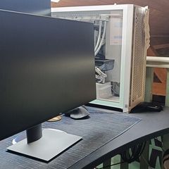 24" Dell U2421he