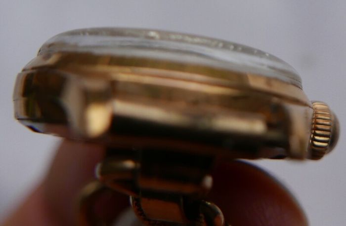 Vintage Tanis 17 Jewel Mechanical Watch - Womens Swiss - Gold Plated Watch (the watch works well and keeps time)