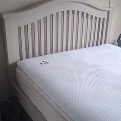 Kingsize Bed