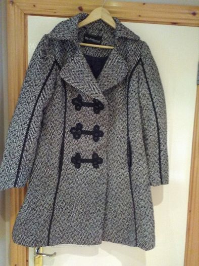 womans long heavy coat size medium