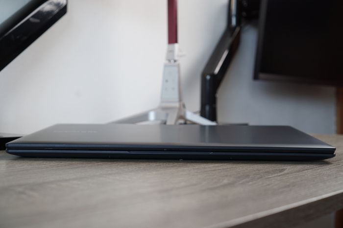 Asus Vivobook 18.4" 144Hz | Ryzen 7 260 | 16GB  | 1tb Ssd