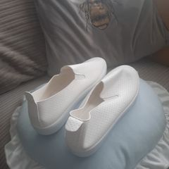new white pumps