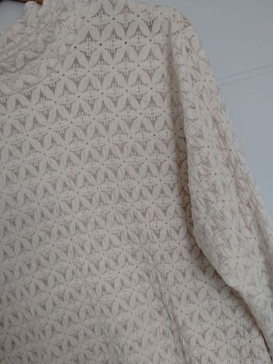 New.women long sleeves  top.size 16